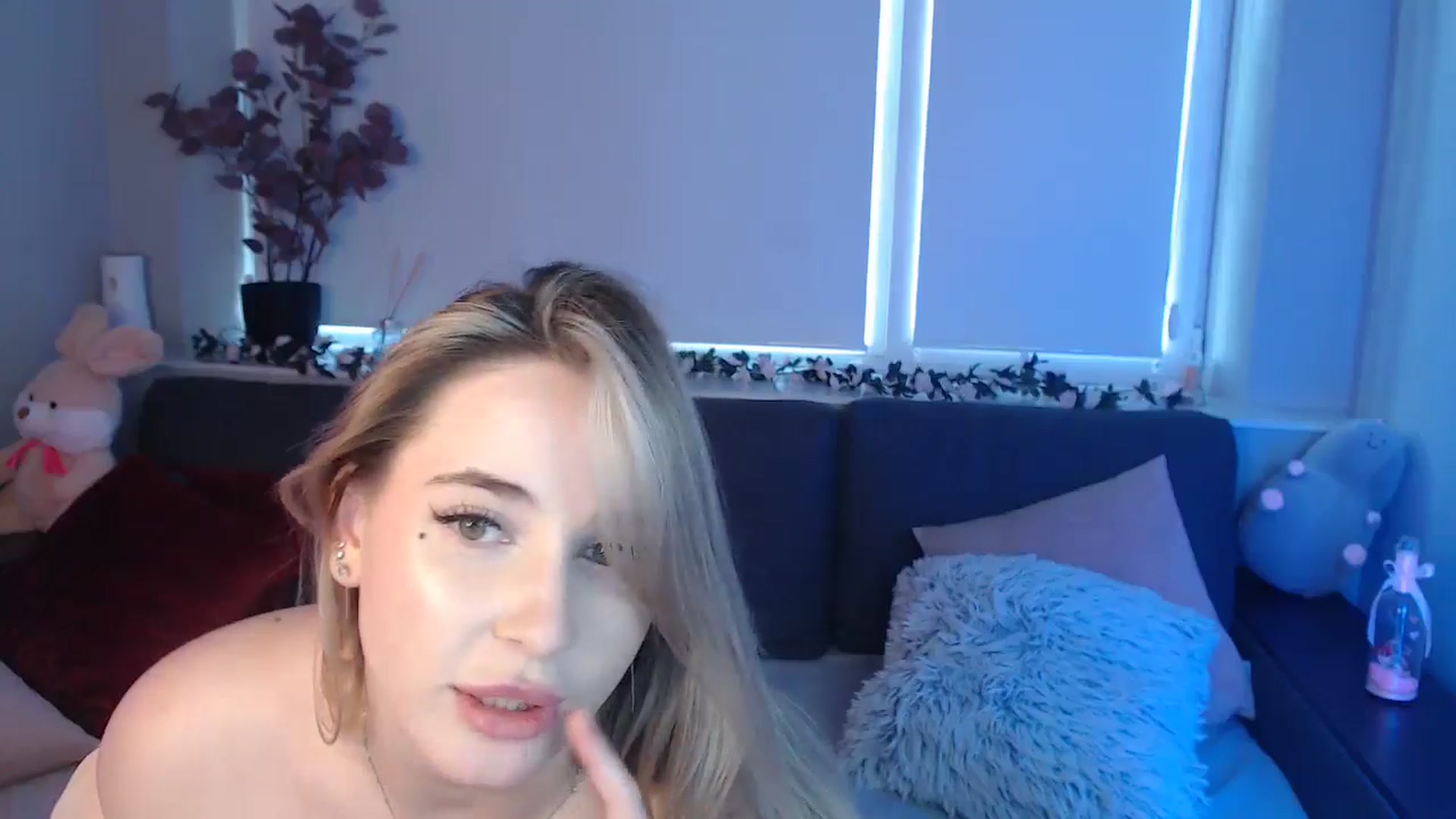 Gallery image thumbnail from LaneyGrey's myfreecams stream on, 09/02/2024, 13:15 image 6 of 20