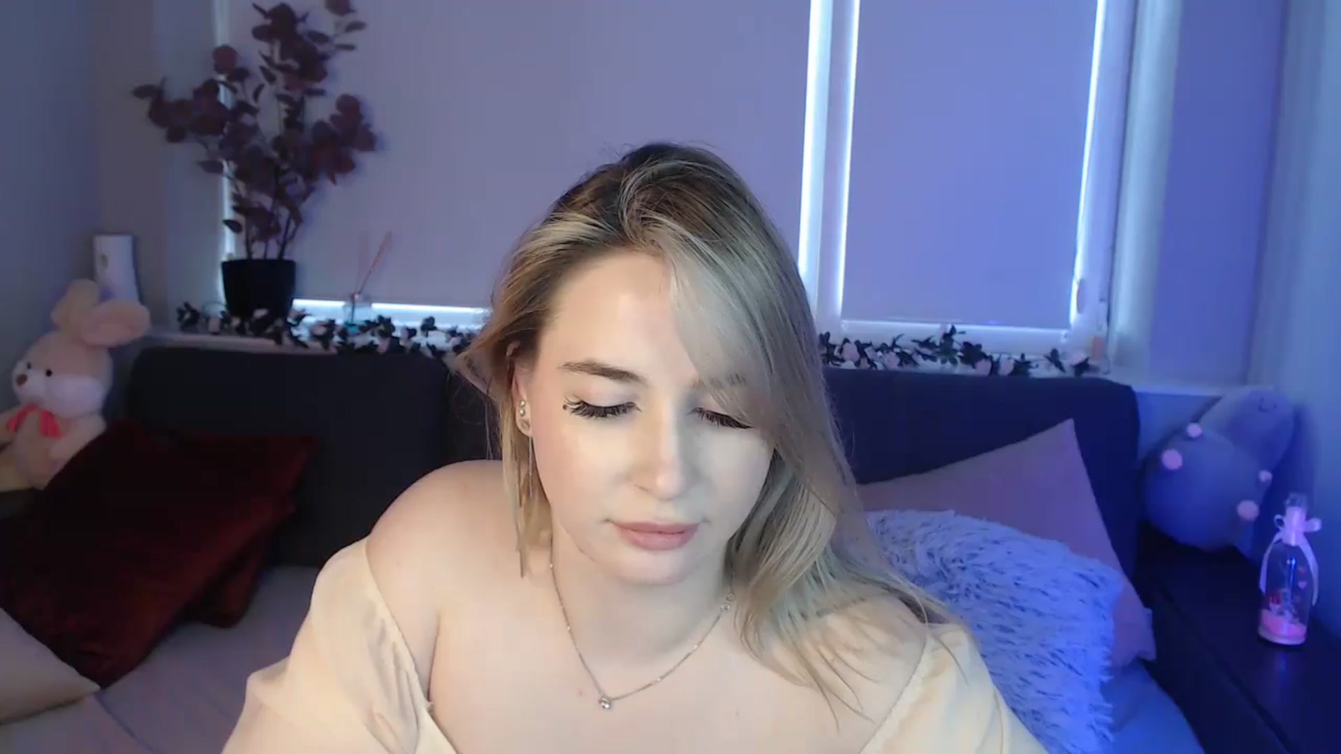 Gallery image thumbnail from LaneyGrey's myfreecams stream on, 09/02/2024, 13:15 image 7 of 20