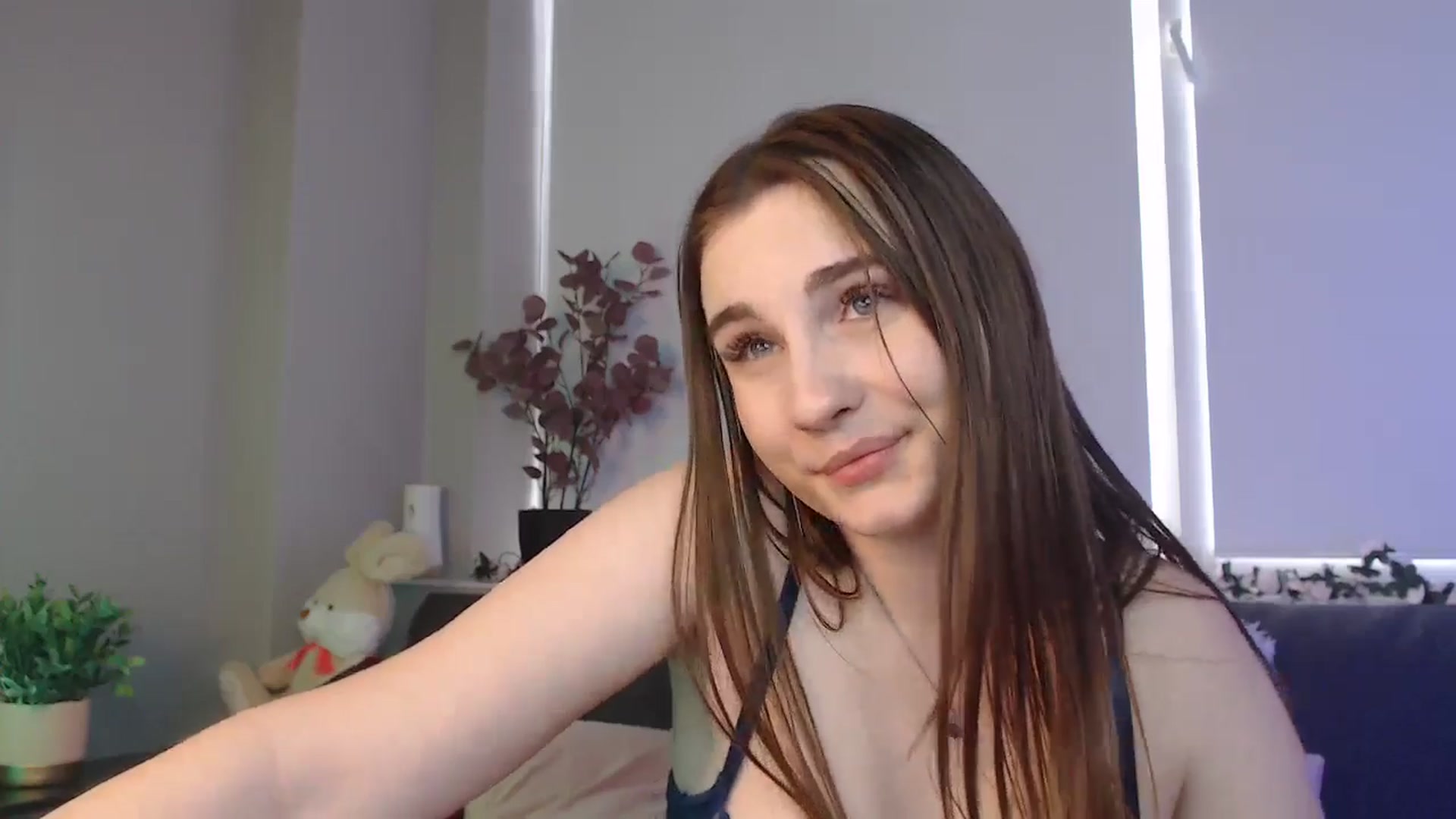 Gallery image thumbnail from LaneyGrey's myfreecams stream on, 09/03/2024, 13:21 image 17 of 20