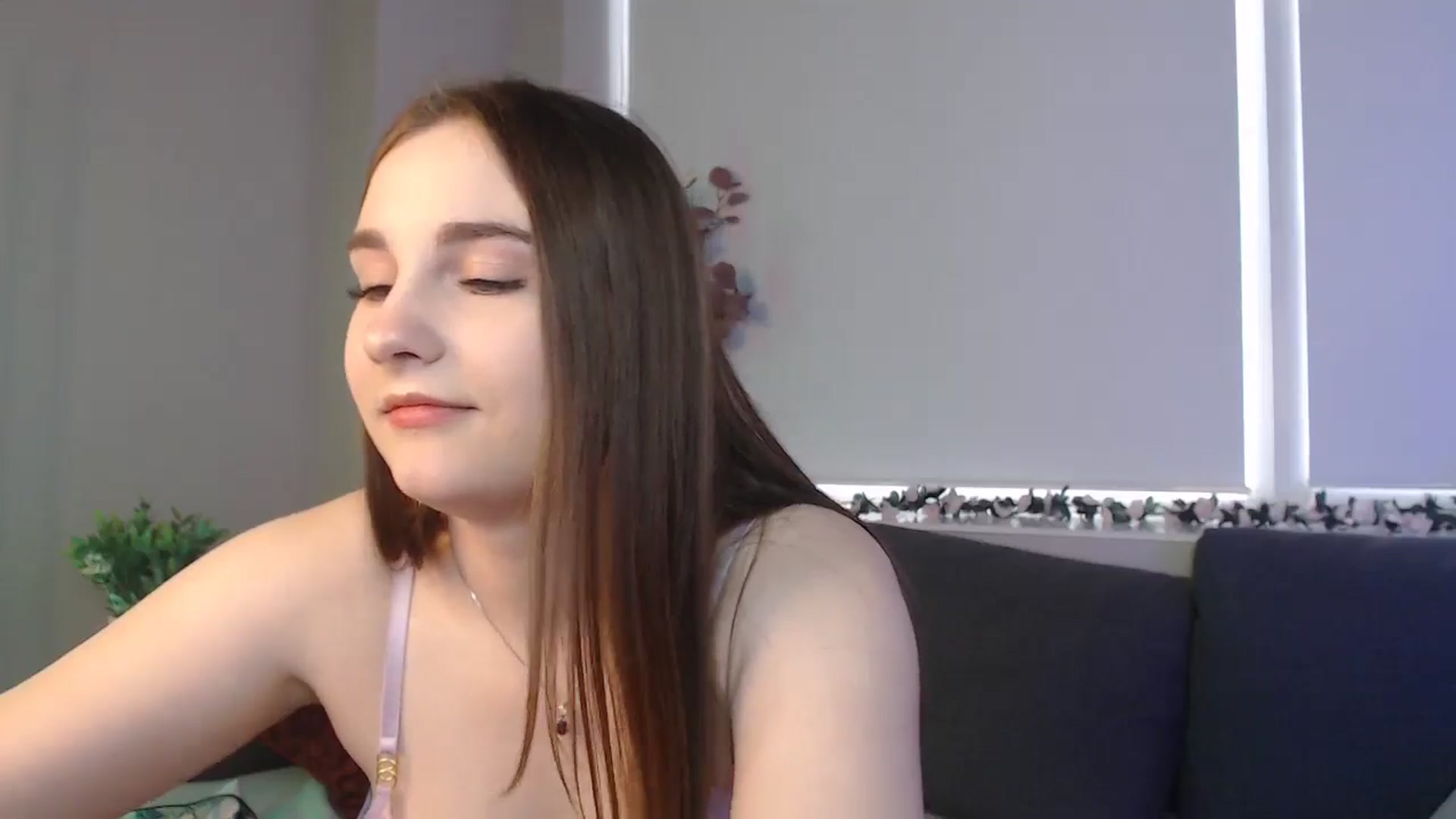Gallery image thumbnail from LaneyGrey's myfreecams stream on, 09/04/2024, 10:27 image 17 of 20