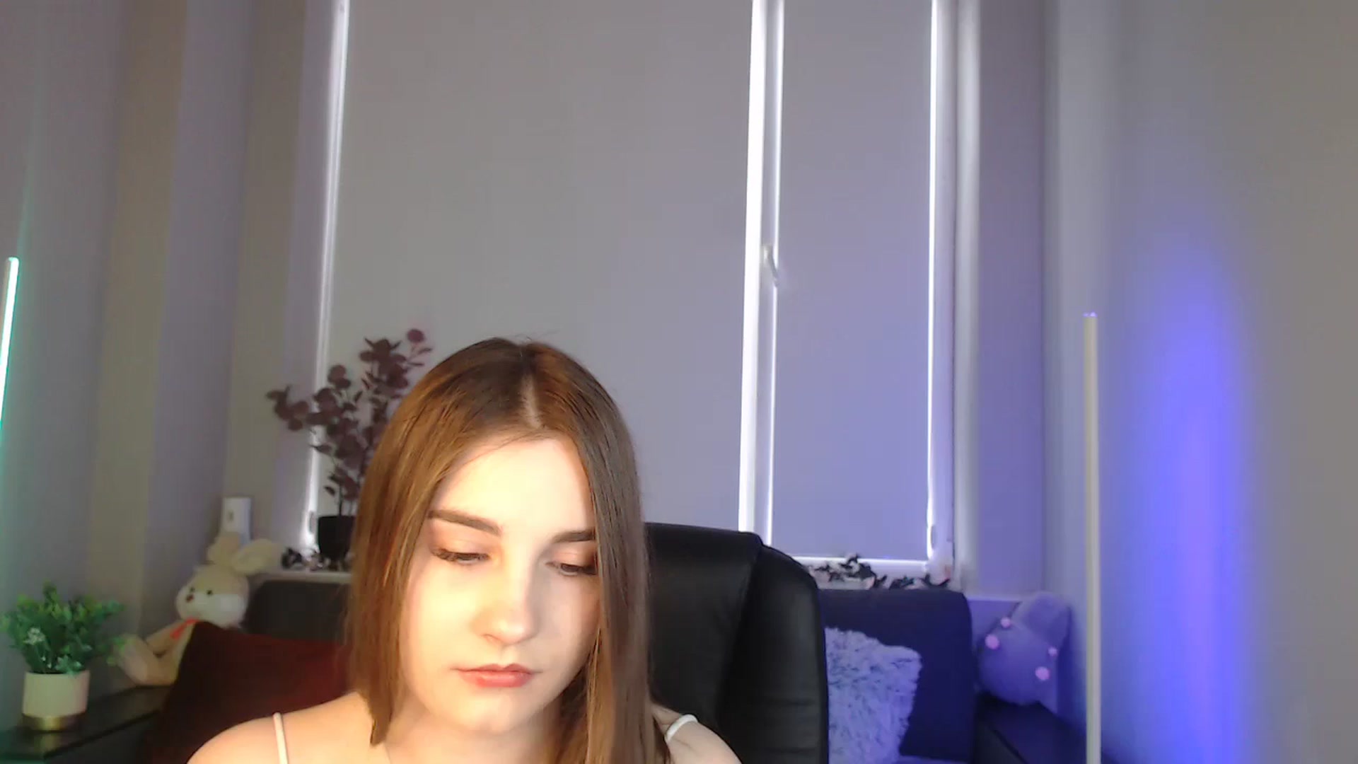 Gallery image thumbnail from LaneyGrey's myfreecams stream on, 09/06/2024, 08:29 image 1 of 20