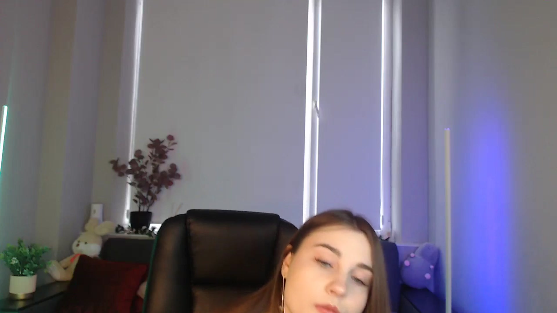 Gallery image thumbnail from LaneyGrey's myfreecams stream on, 09/06/2024, 08:29 image 2 of 20