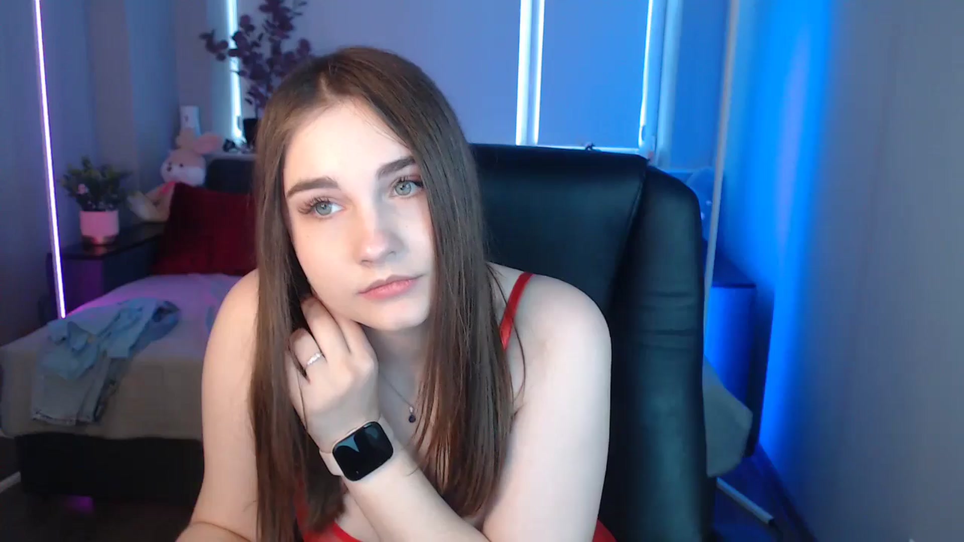 Gallery image thumbnail from LaneyGrey's myfreecams stream on, 09/06/2024, 09:43 image 9 of 20