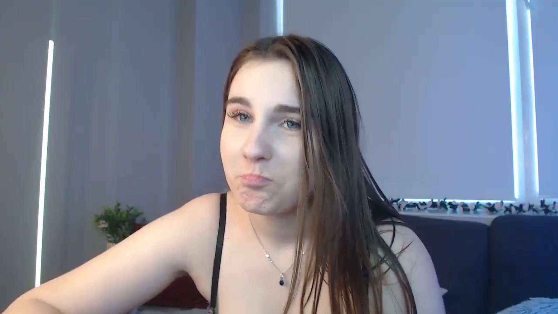 Gallery image thumbnail from LaneyGrey's myfreecams stream on, 09/07/2024, 11:15 image 6 of 20
