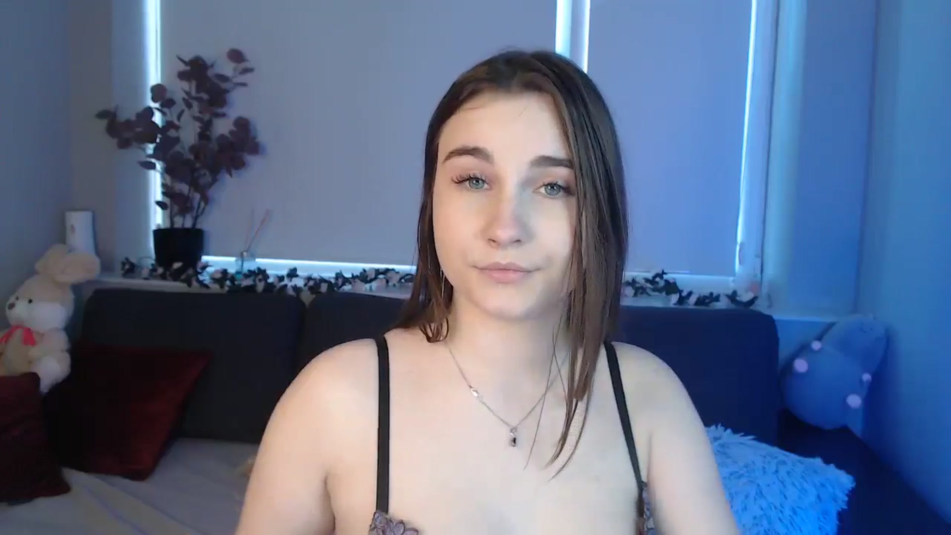 Gallery image thumbnail from LaneyGrey's myfreecams stream on, 09/07/2024, 12:13 image 12 of 20