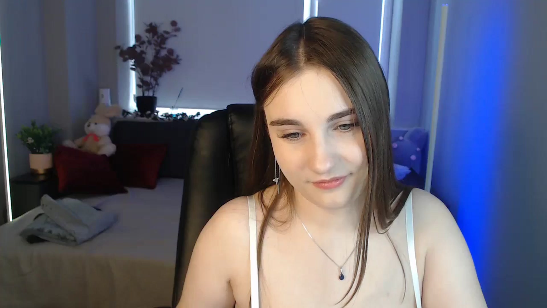 Gallery image thumbnail from LaneyGrey's myfreecams stream on, 09/08/2024, 08:53 image 6 of 20