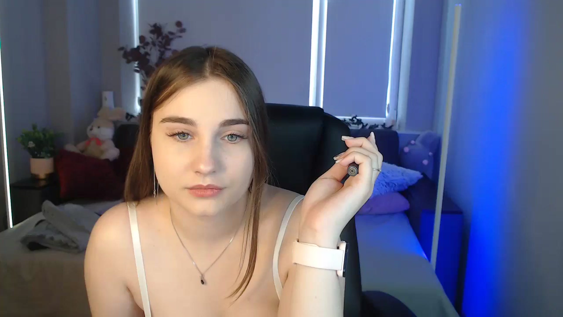 Gallery image thumbnail from LaneyGrey's myfreecams stream on, 09/08/2024, 08:53 image 14 of 20