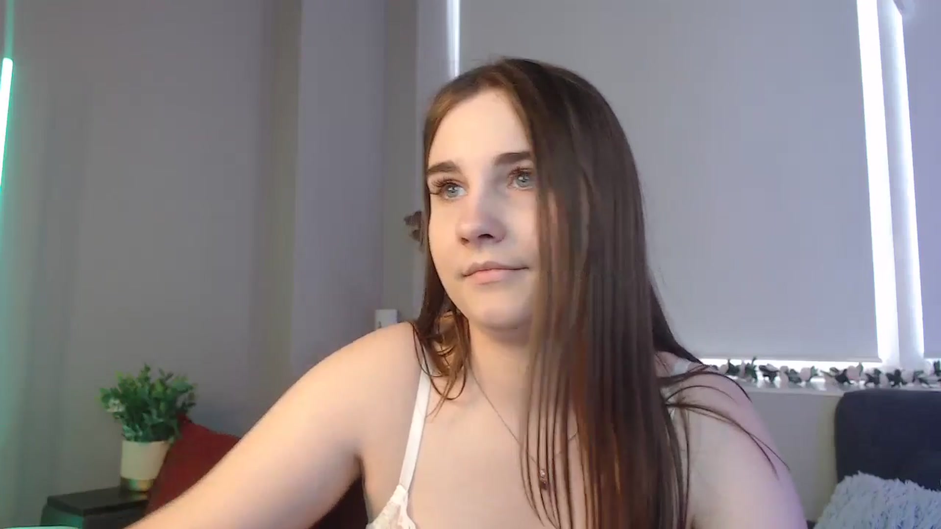 Gallery image thumbnail from LaneyGrey's myfreecams stream on, 09/10/2024, 11:22 image 6 of 20