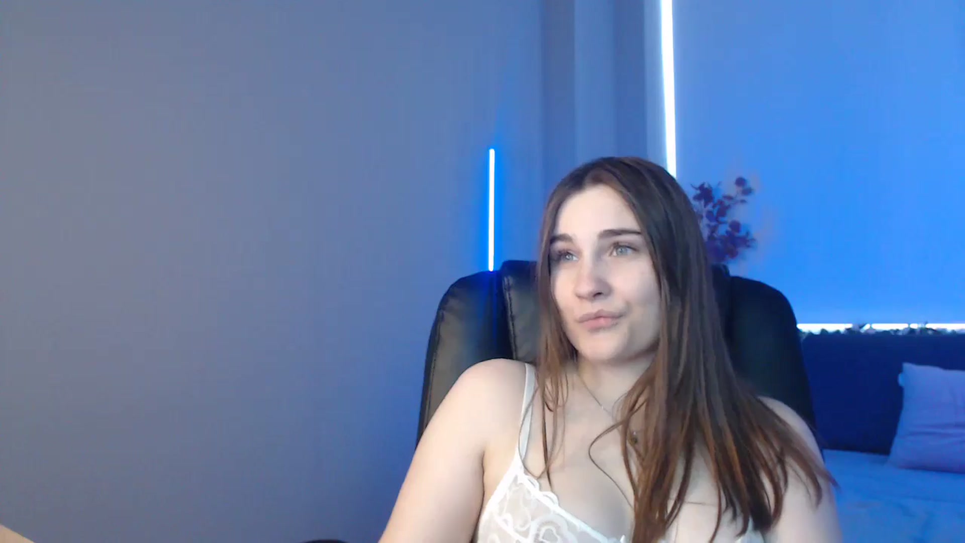Gallery image thumbnail from LaneyGrey's myfreecams stream on, 09/10/2024, 12:46 image 9 of 20