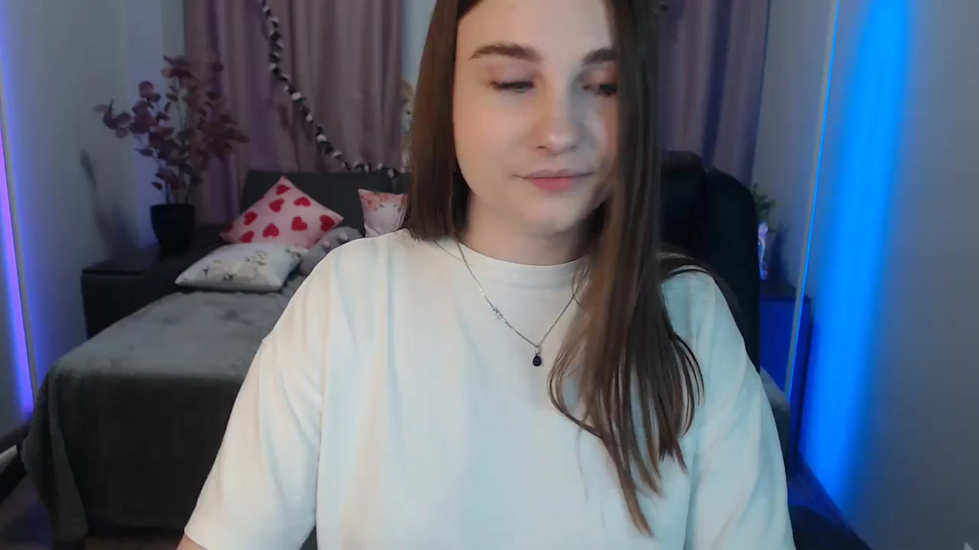 Gallery image thumbnail from LaneyGrey's myfreecams stream on, 09/16/2024, 08:33 image 17 of 20