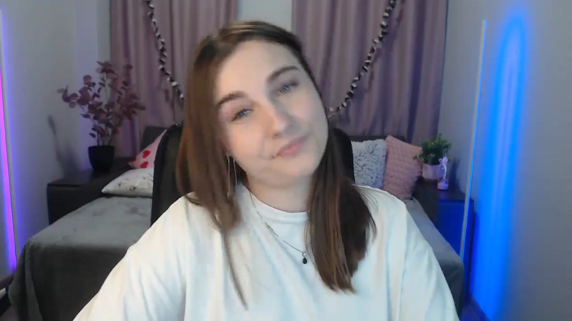Gallery image thumbnail from LaneyGrey's myfreecams stream on, 09/16/2024, 08:33 image 11 of 20