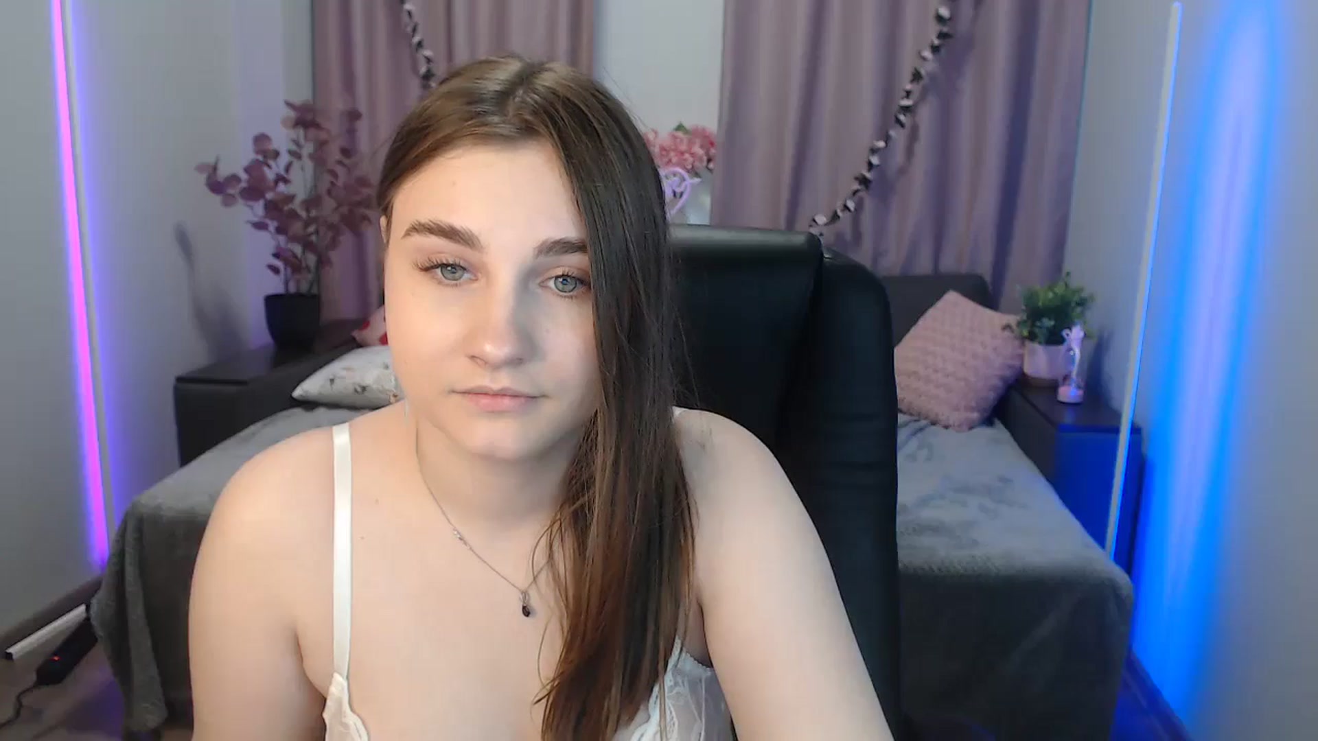 Gallery image thumbnail from LaneyGrey's myfreecams stream on, 09/16/2024, 09:11 image 5 of 20