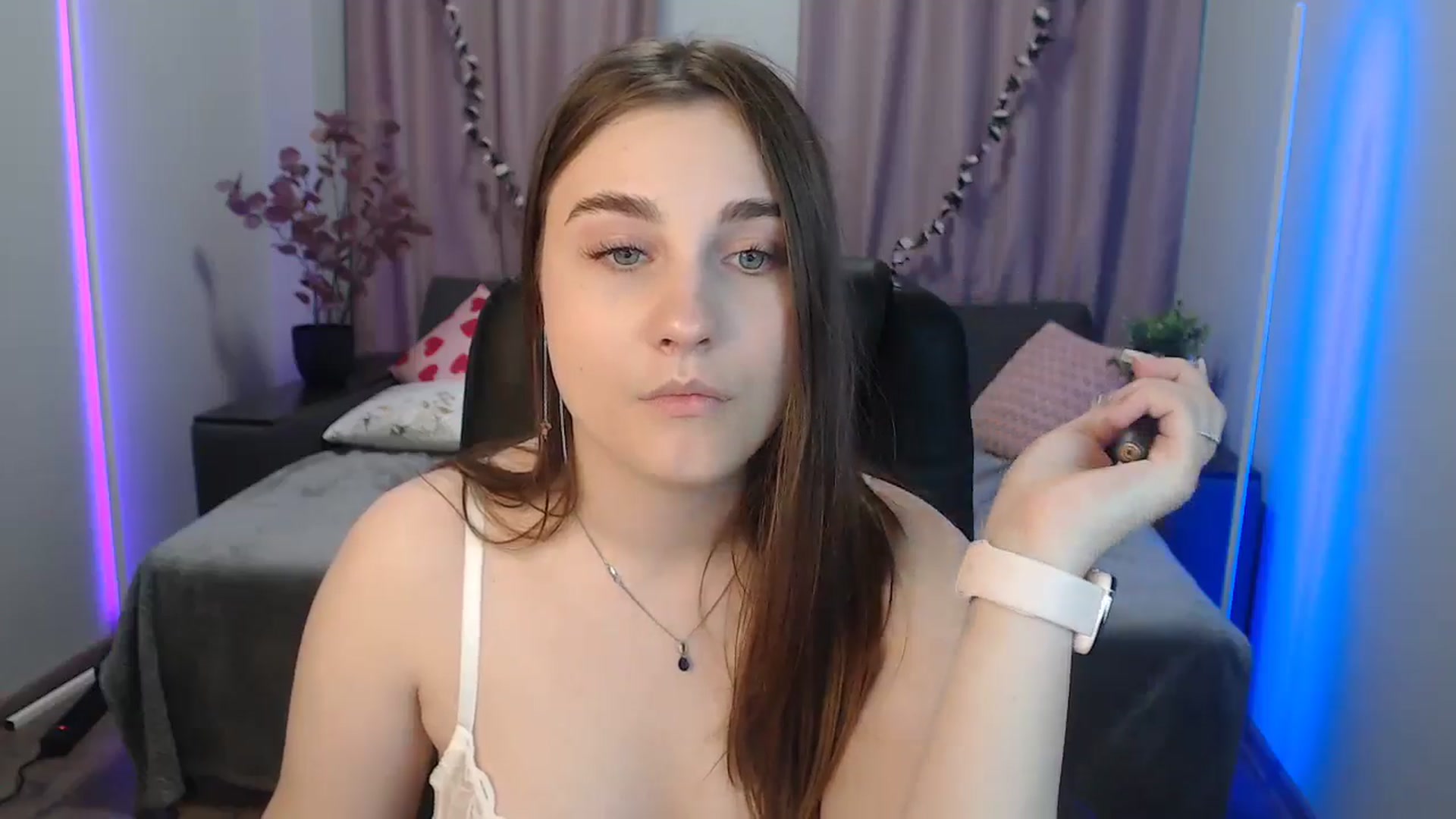 Gallery image thumbnail from LaneyGrey's myfreecams stream on, 09/16/2024, 09:11 image 4 of 20