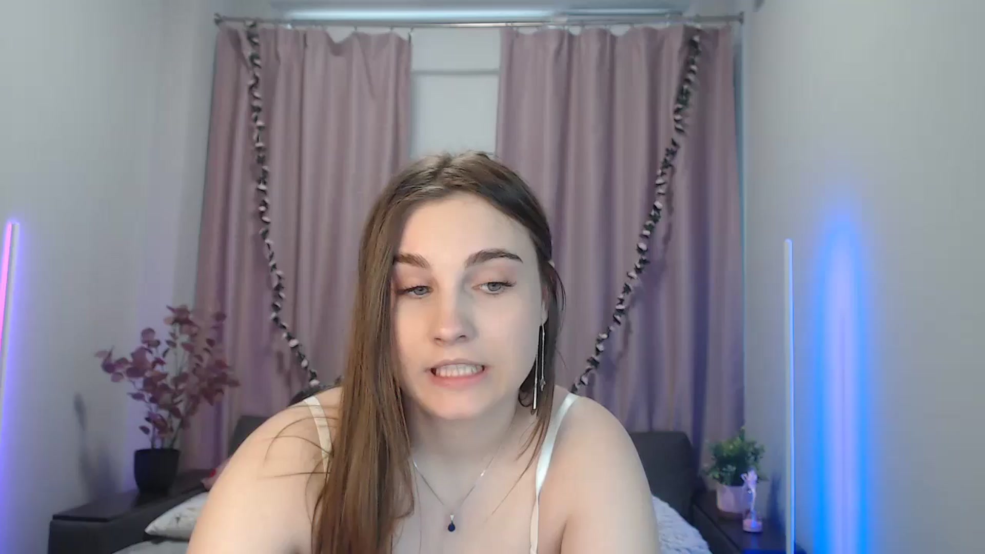 Gallery image thumbnail from LaneyGrey's myfreecams stream on, 09/16/2024, 10:10 image 6 of 20