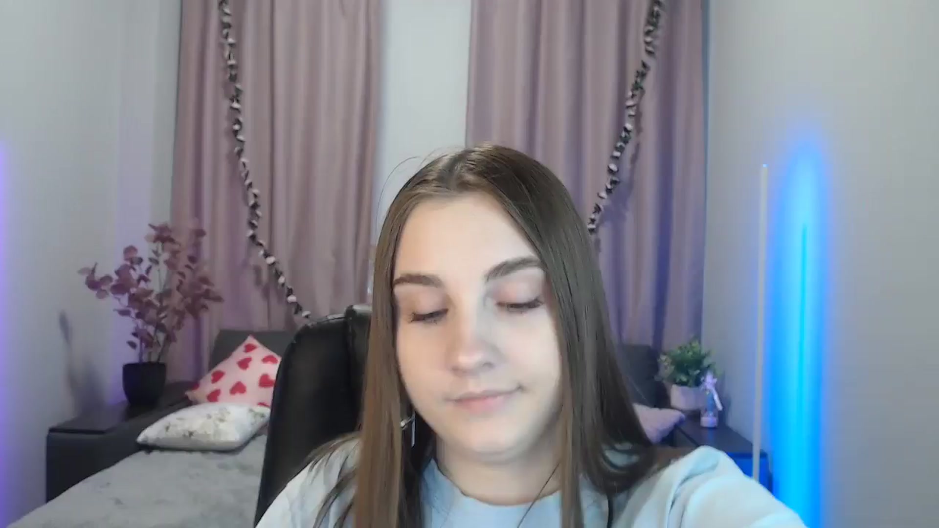 Gallery image thumbnail from LaneyGrey's myfreecams stream on, 09/17/2024, 09:30 image 1 of 20