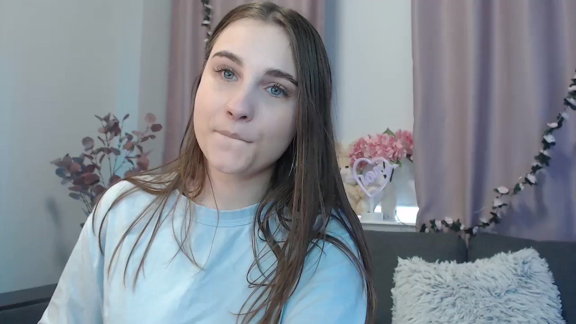 Gallery image thumbnail from LaneyGrey's myfreecams stream on, 09/17/2024, 10:05 image 8 of 20
