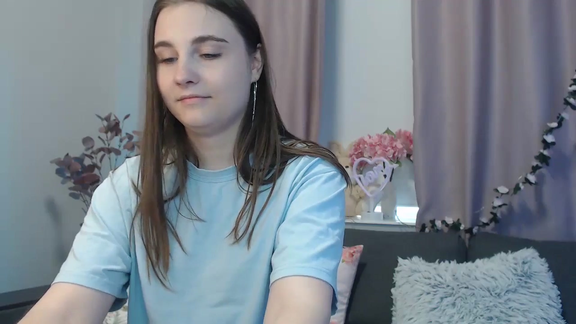Gallery image thumbnail from LaneyGrey's myfreecams stream on, 09/17/2024, 10:05 image 12 of 20