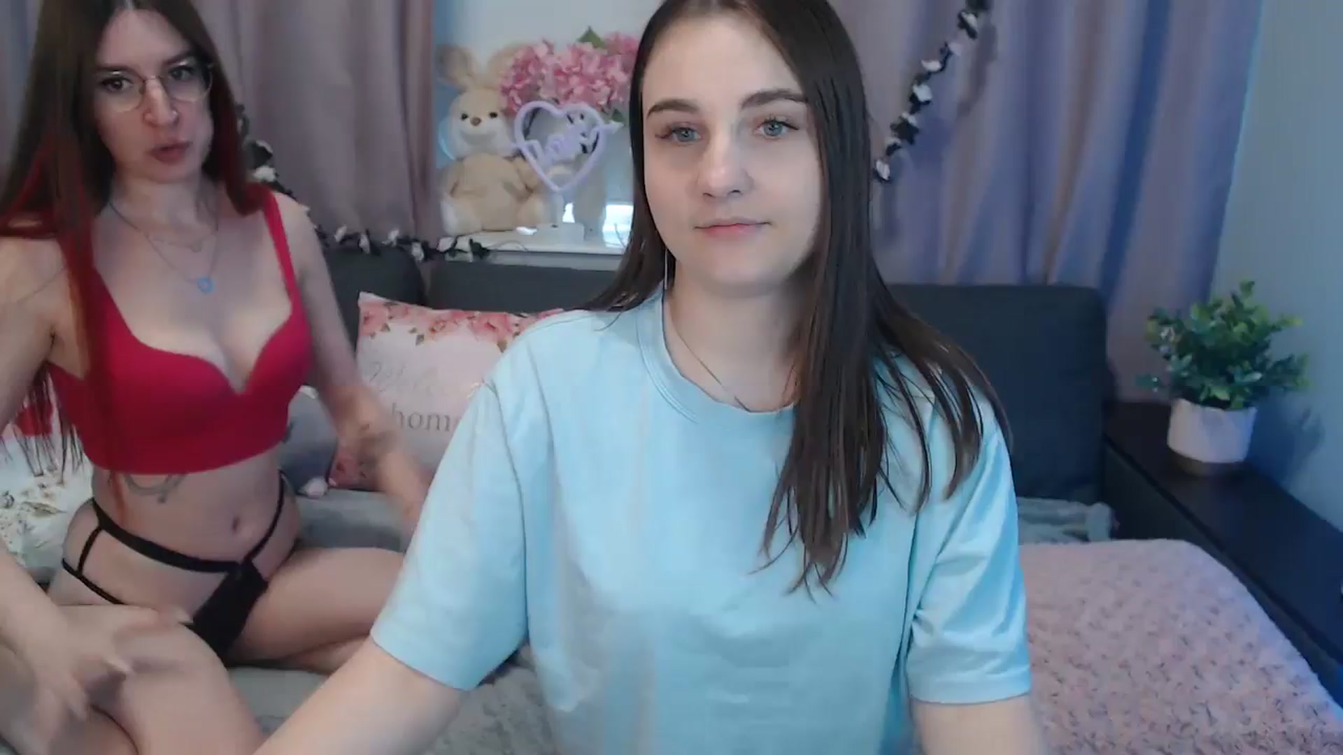 Gallery image thumbnail from LaneyGrey's myfreecams stream on, 09/17/2024, 10:28 image 7 of 20