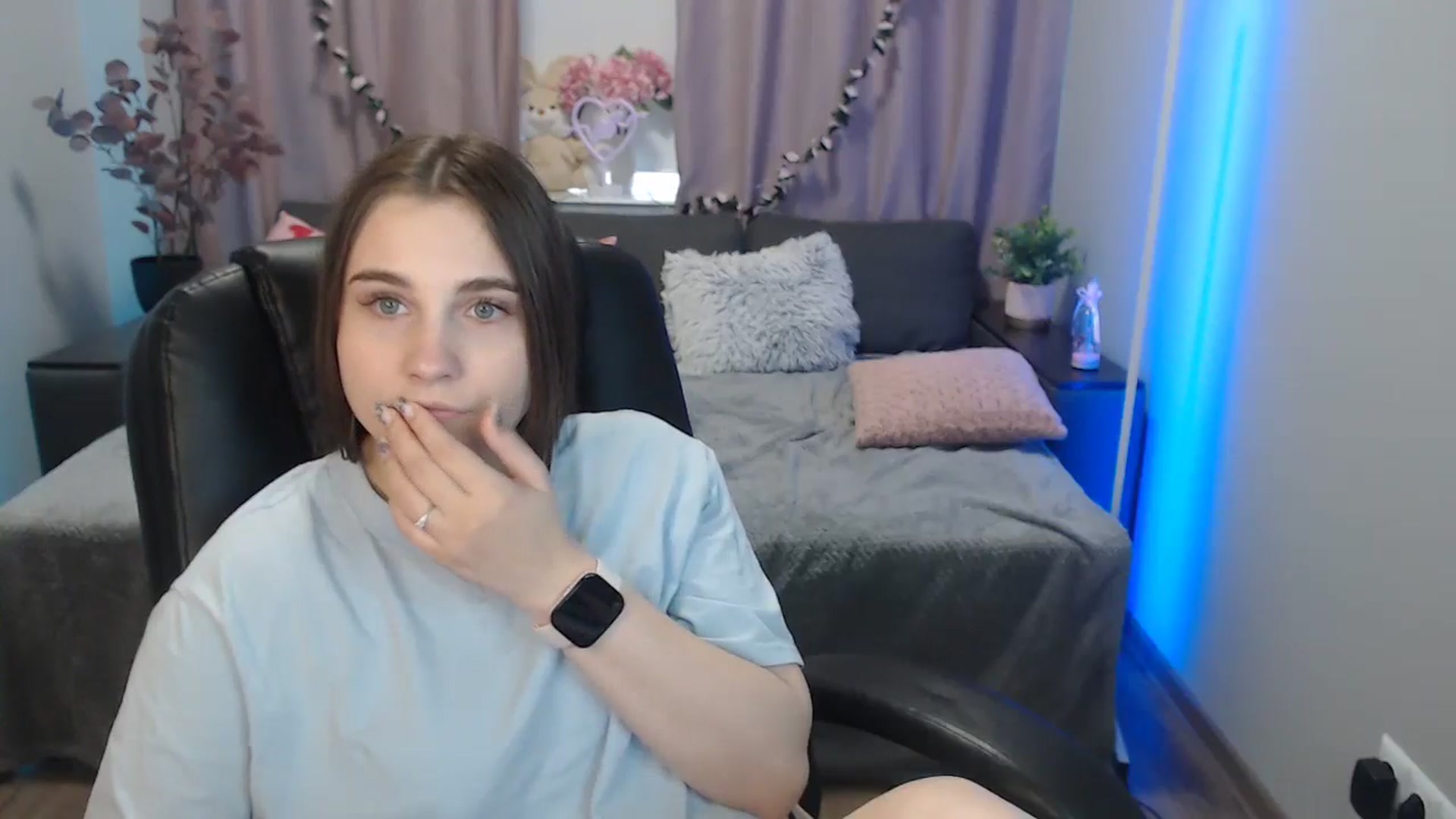 Gallery image thumbnail from LaneyGrey's myfreecams stream on, 09/17/2024, 10:28 image 2 of 20