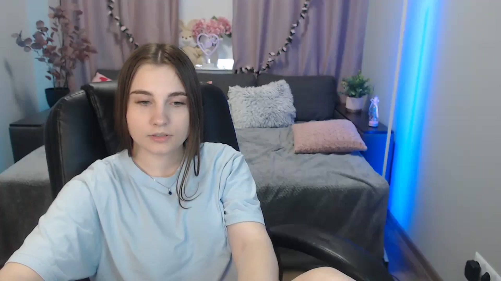 Gallery image thumbnail from LaneyGrey's myfreecams stream on, 09/17/2024, 10:28 image 5 of 20