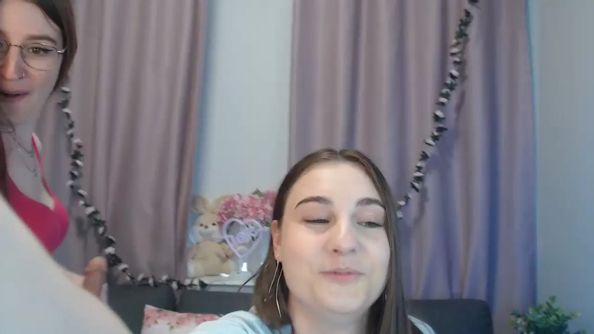 Gallery image thumbnail from LaneyGrey's myfreecams stream on, 09/17/2024, 10:28 image 6 of 20