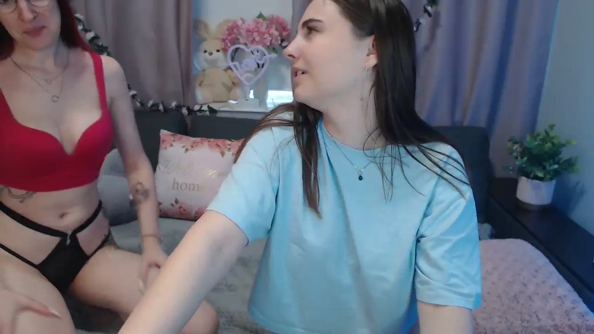 Gallery image thumbnail from LaneyGrey's myfreecams stream on, 09/17/2024, 10:28 image 12 of 20