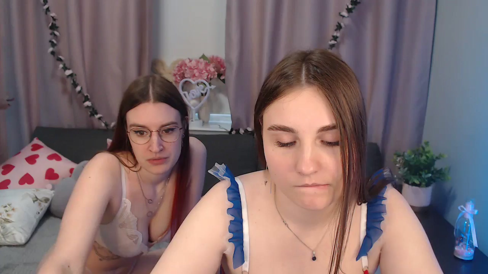 Gallery image thumbnail from LaneyGrey's myfreecams stream on, 09/18/2024, 13:49 image 2 of 20