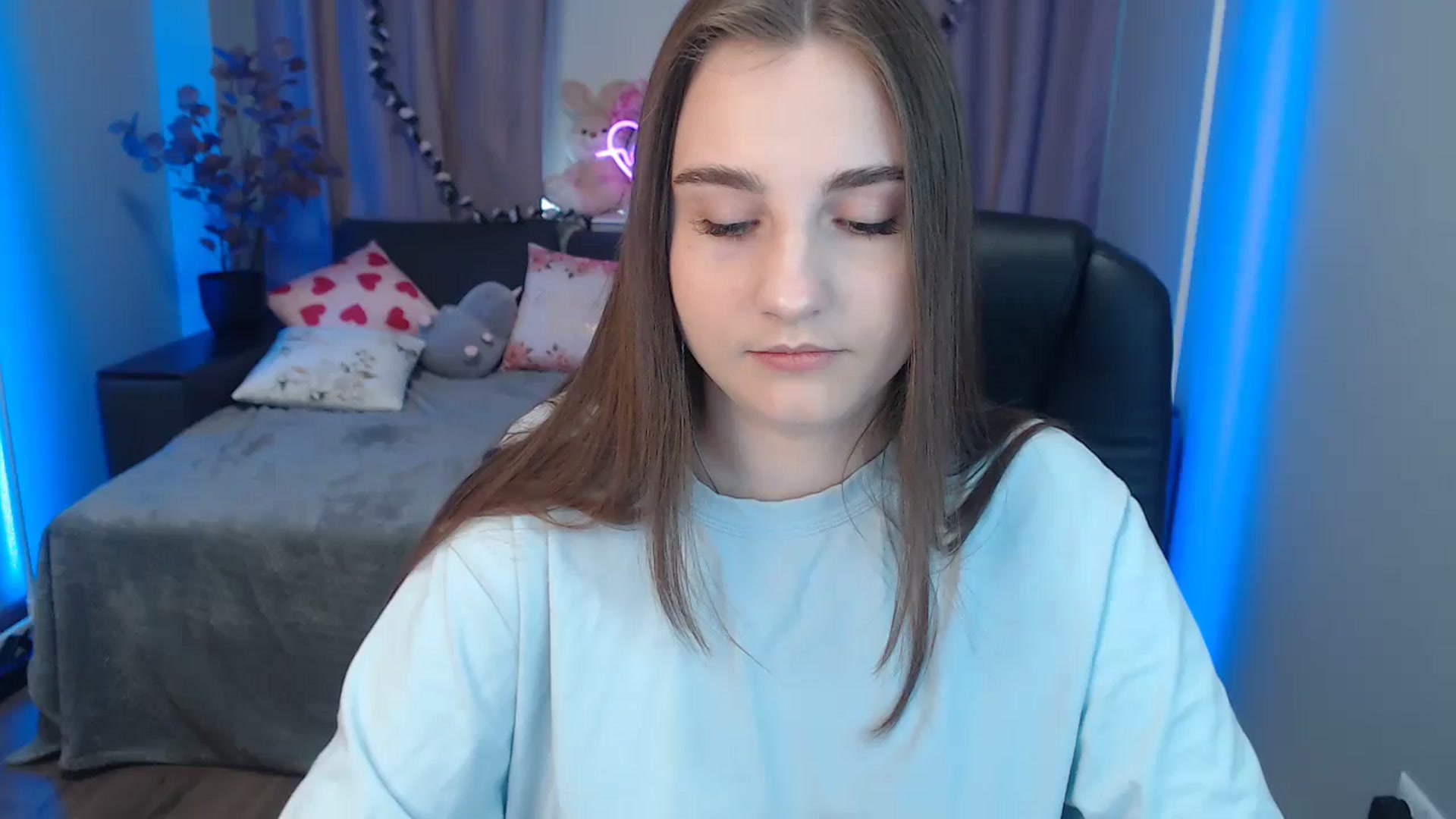 Gallery image thumbnail from LaneyGrey's myfreecams stream on, 09/21/2024, 08:32 image 18 of 20