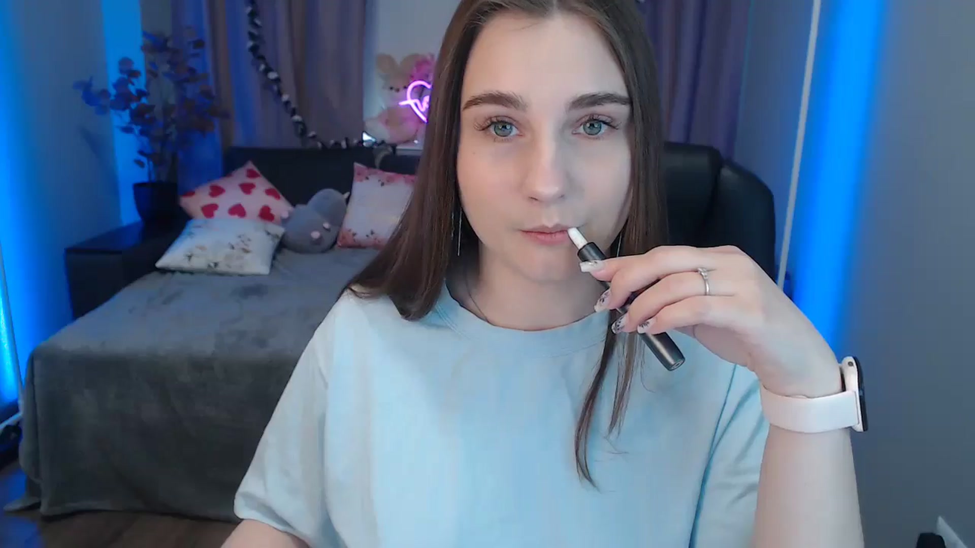 Gallery image thumbnail from LaneyGrey's myfreecams stream on, 09/21/2024, 08:32 image 7 of 20
