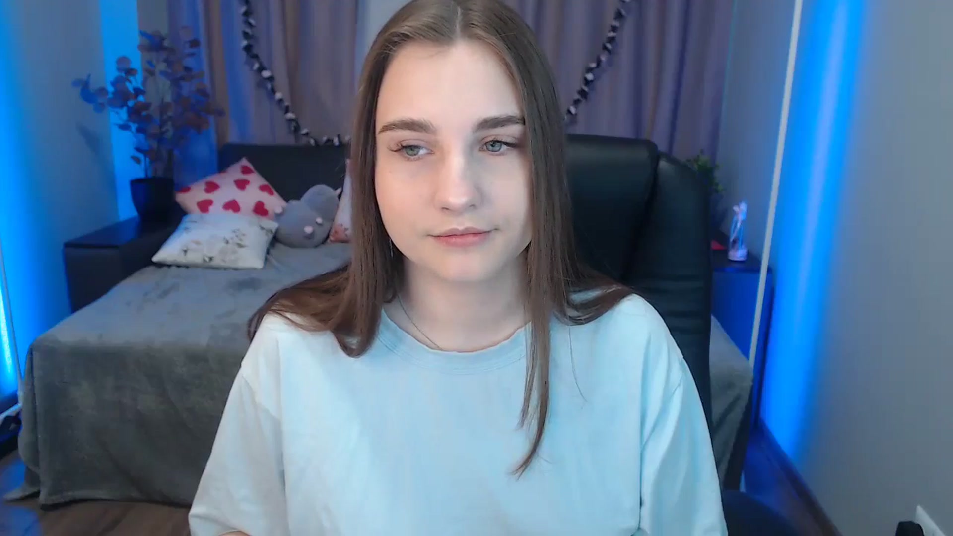 Gallery image thumbnail from LaneyGrey's myfreecams stream on, 09/21/2024, 08:32 image 8 of 20