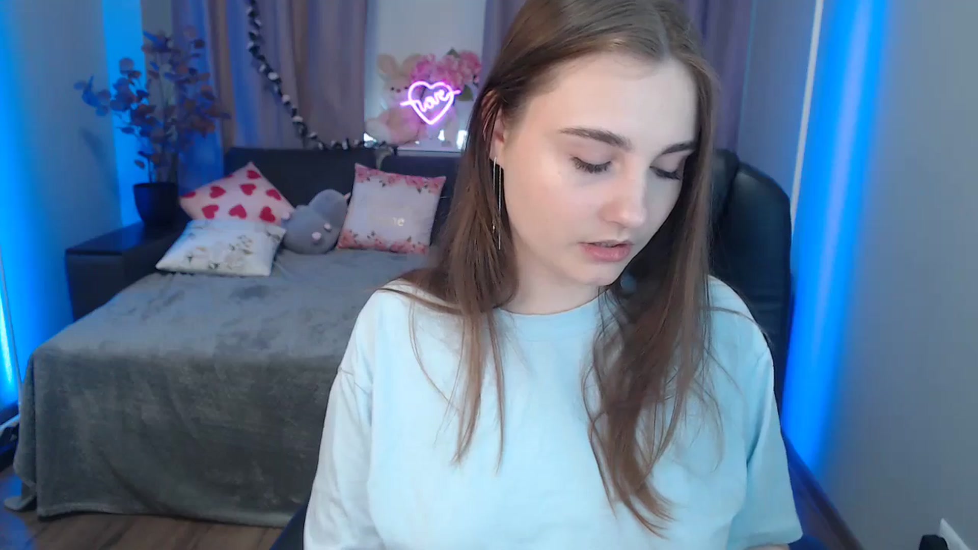 Gallery image thumbnail from LaneyGrey's myfreecams stream on, 09/21/2024, 08:32 image 2 of 20