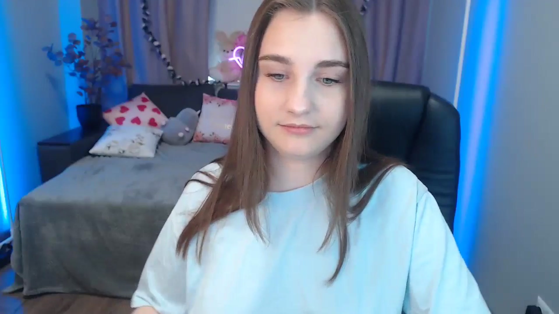 Gallery image thumbnail from LaneyGrey's myfreecams stream on, 09/21/2024, 08:32 image 19 of 20