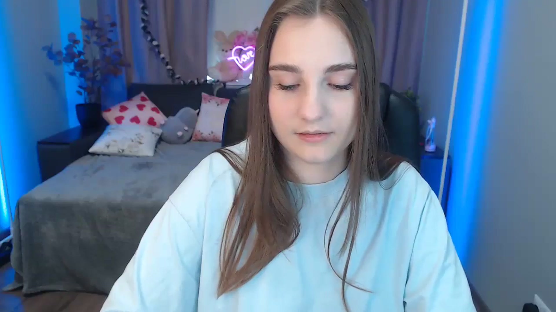 Gallery image thumbnail from LaneyGrey's myfreecams stream on, 09/21/2024, 09:35 image 9 of 20