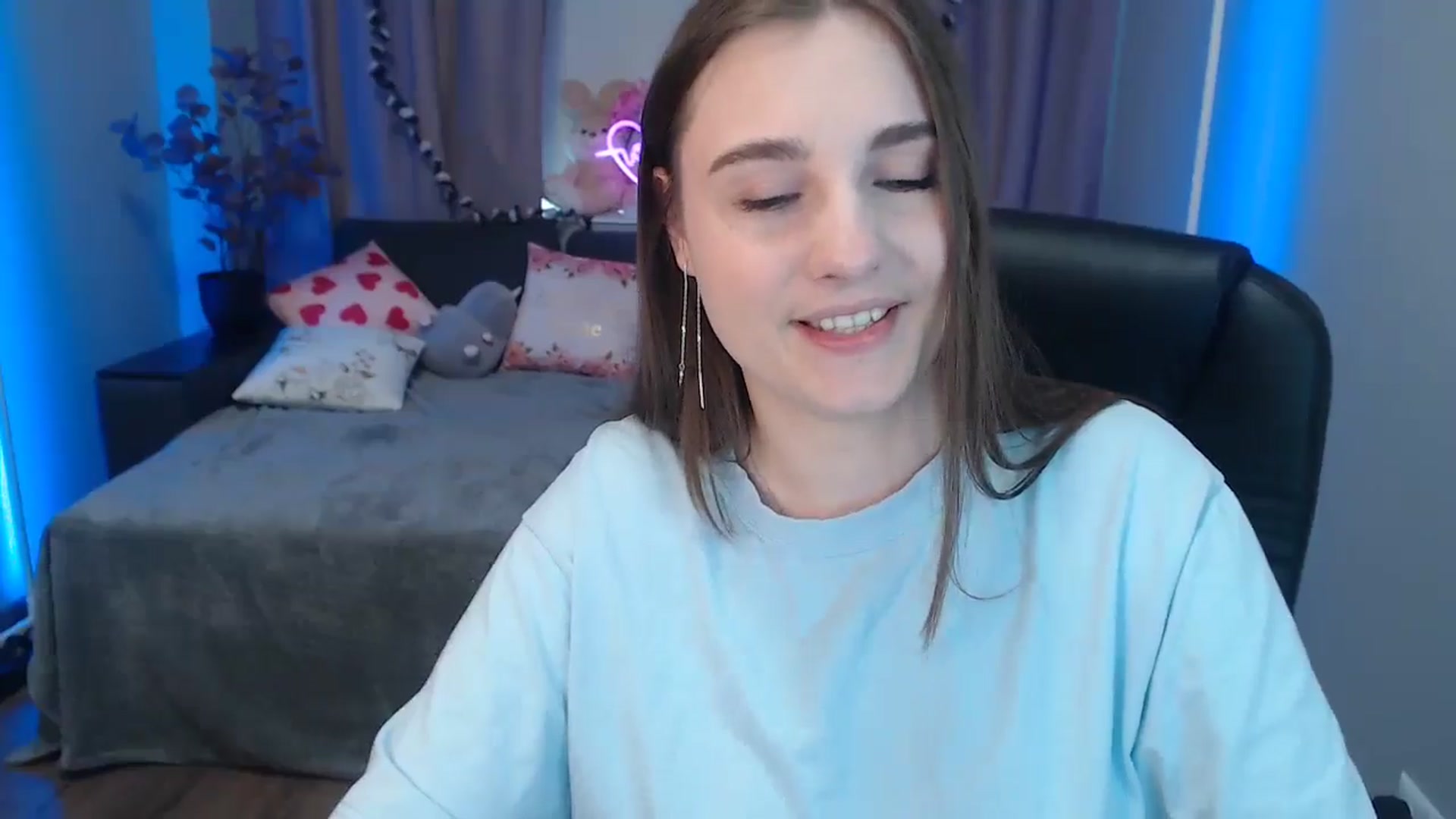 Gallery image thumbnail from LaneyGrey's myfreecams stream on, 09/21/2024, 09:35 image 11 of 20