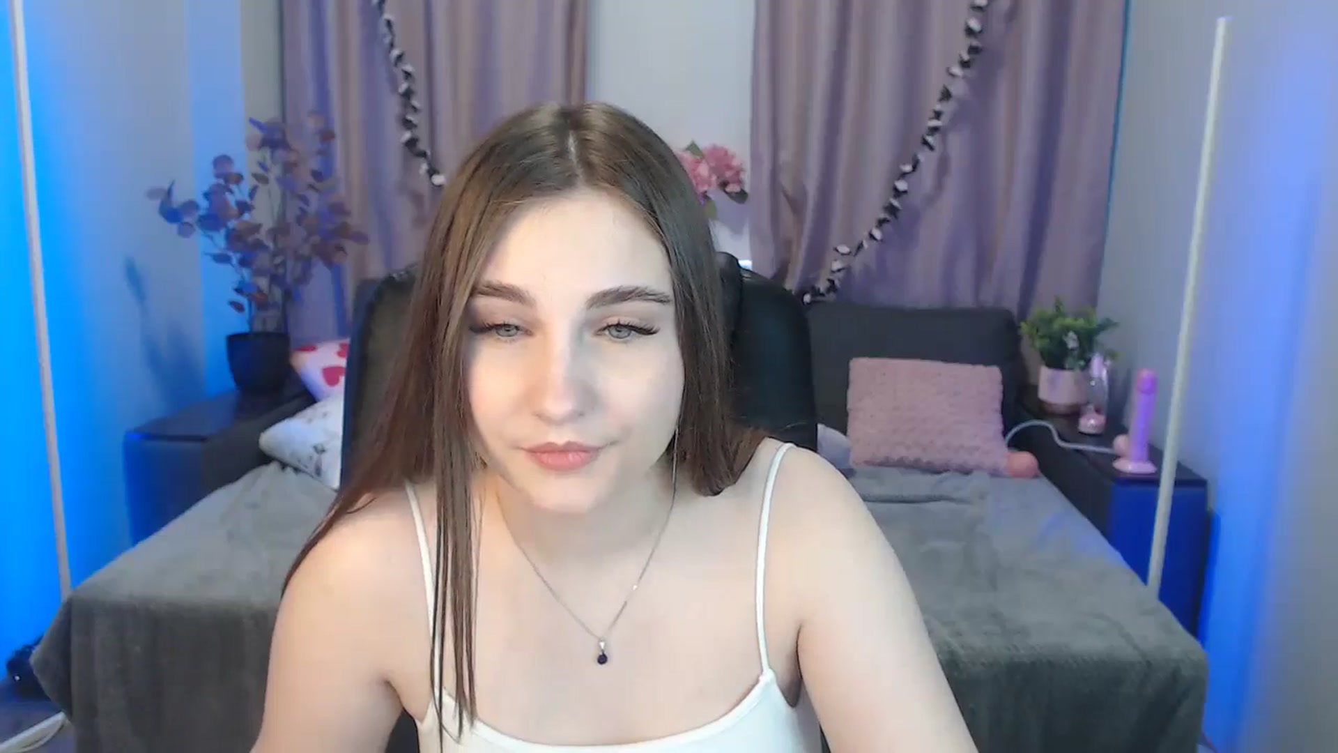 Gallery image thumbnail from LaneyGrey's myfreecams stream on, 09/25/2024, 10:09 image 7 of 20