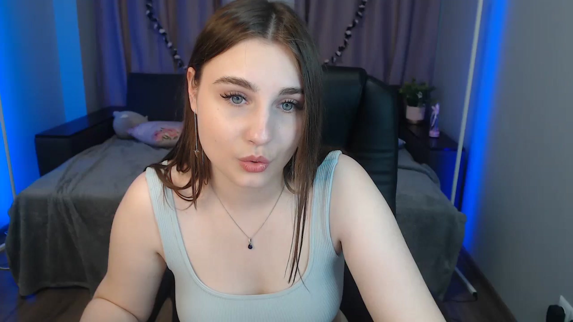 Gallery image thumbnail from LaneyGrey's myfreecams stream on, 09/30/2024, 12:37 image 17 of 20