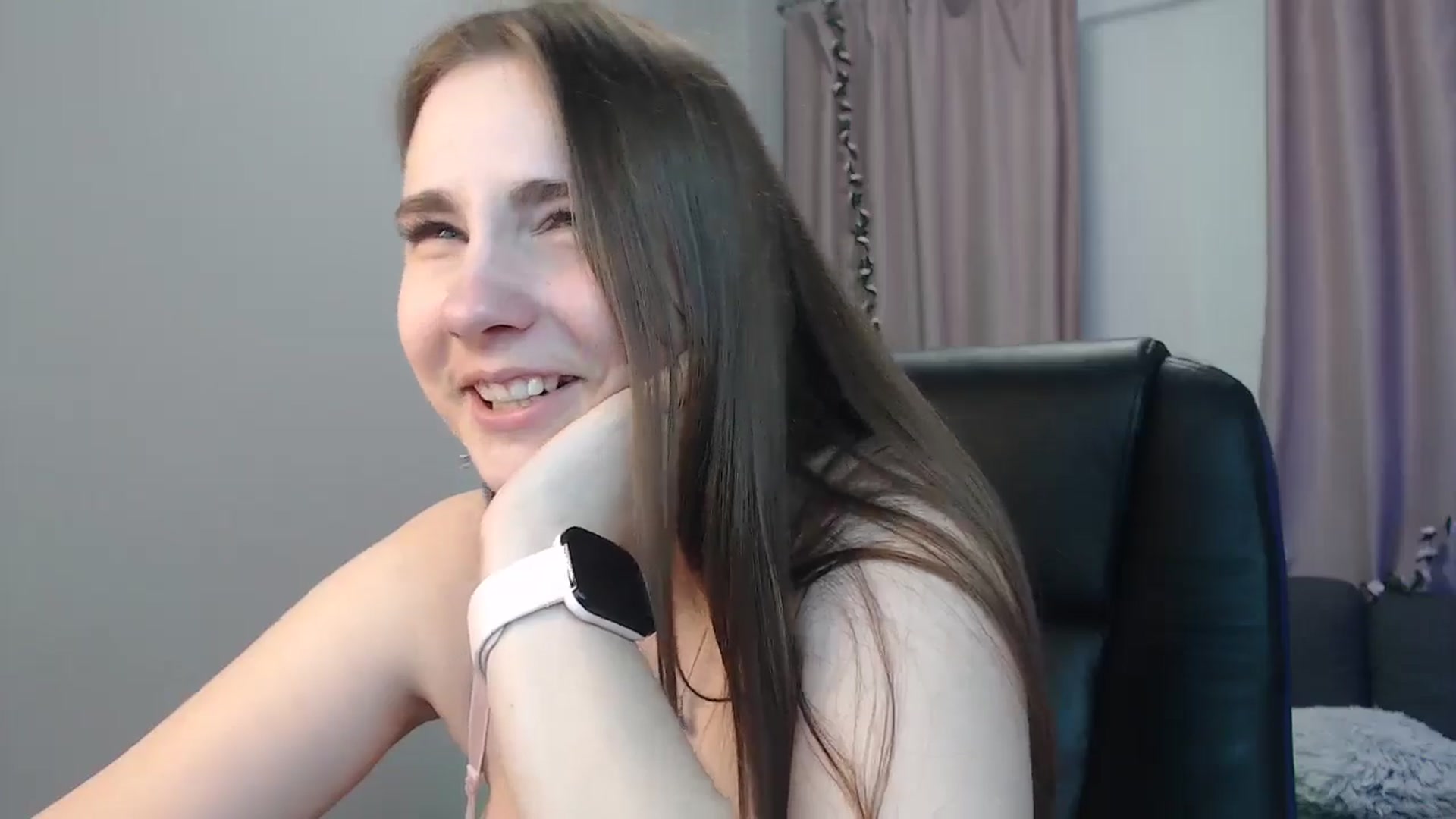 Gallery image thumbnail from LaneyGrey's myfreecams stream on, 10/06/2024, 13:44 image 15 of 20