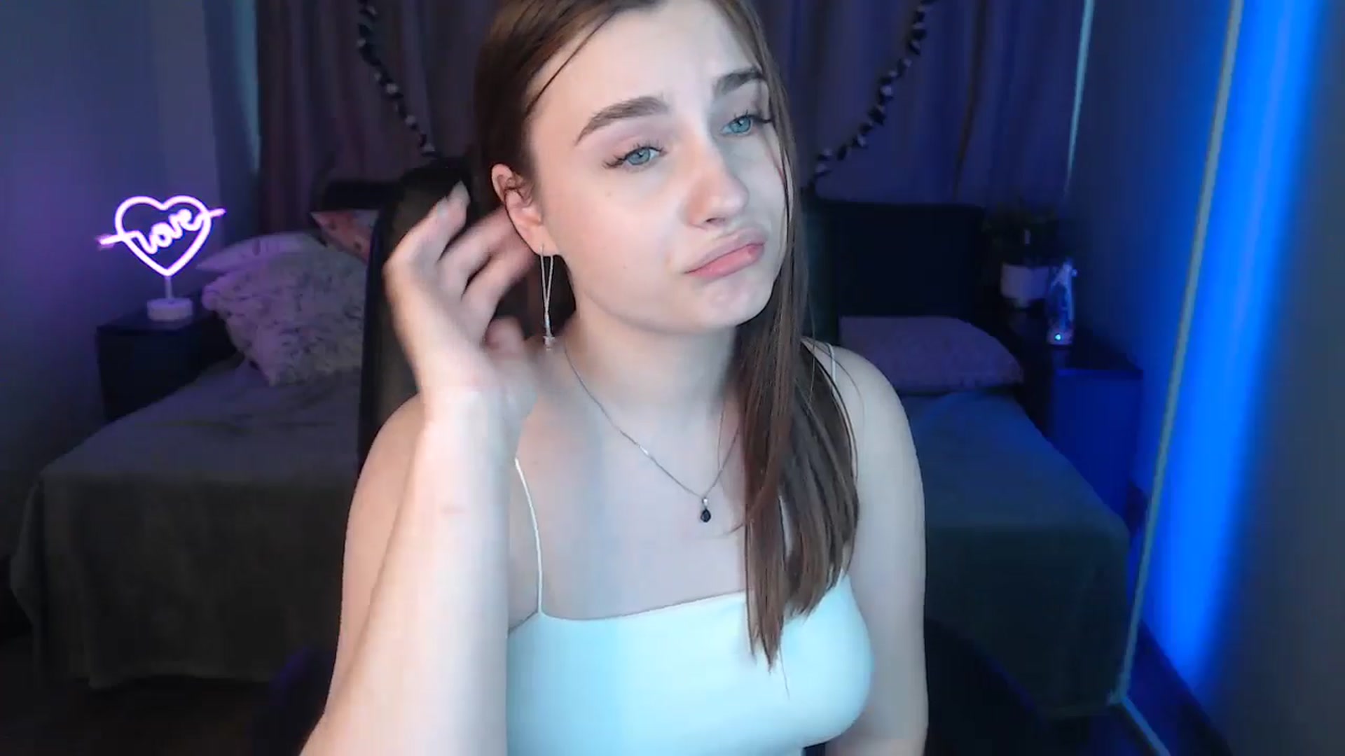 Gallery image thumbnail from LaneyGrey's myfreecams stream on, 10/09/2024, 11:32 image 17 of 20