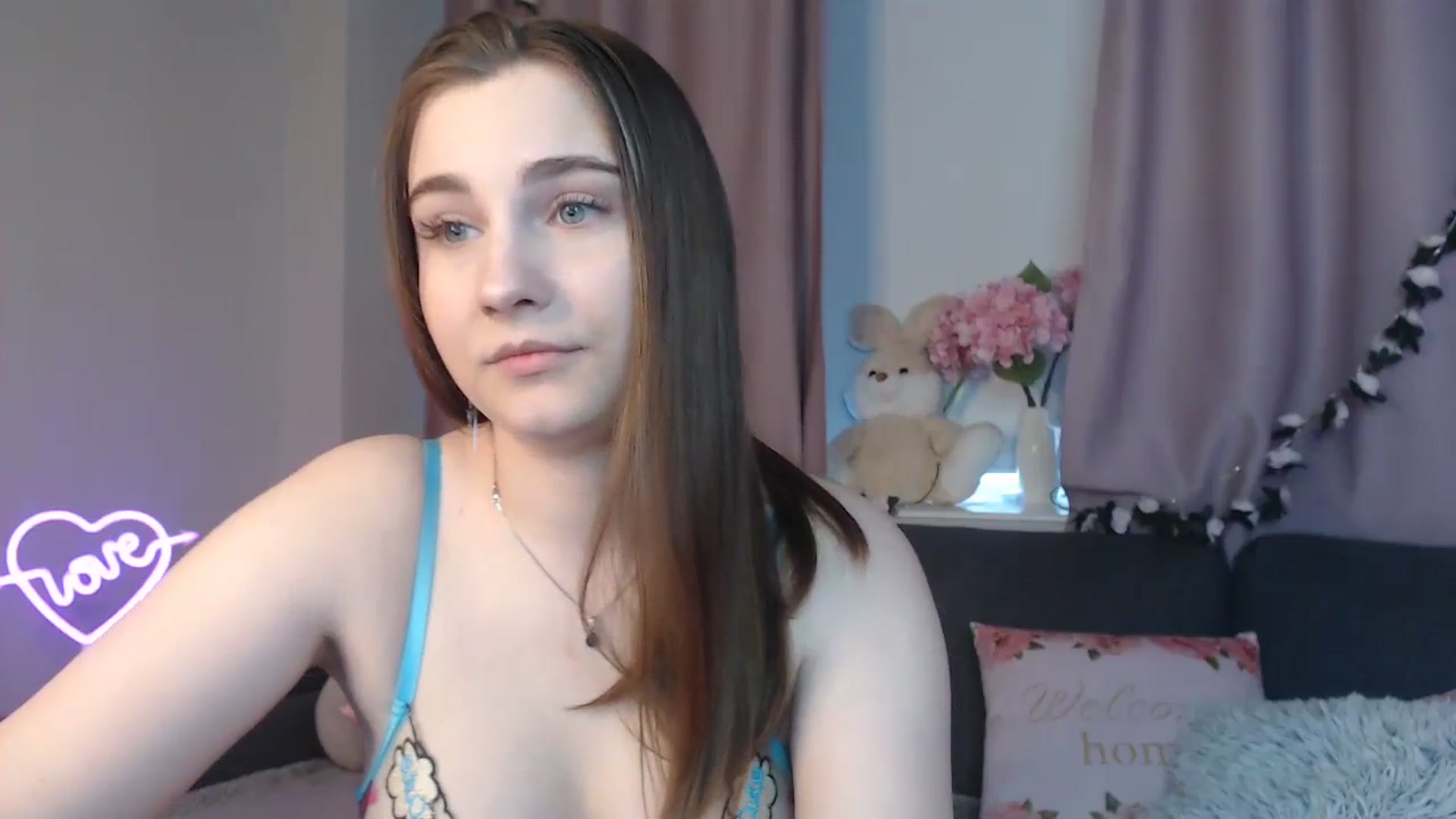 Gallery image thumbnail from LaneyGrey's myfreecams stream on, 10/13/2024, 10:09 image 3 of 20
