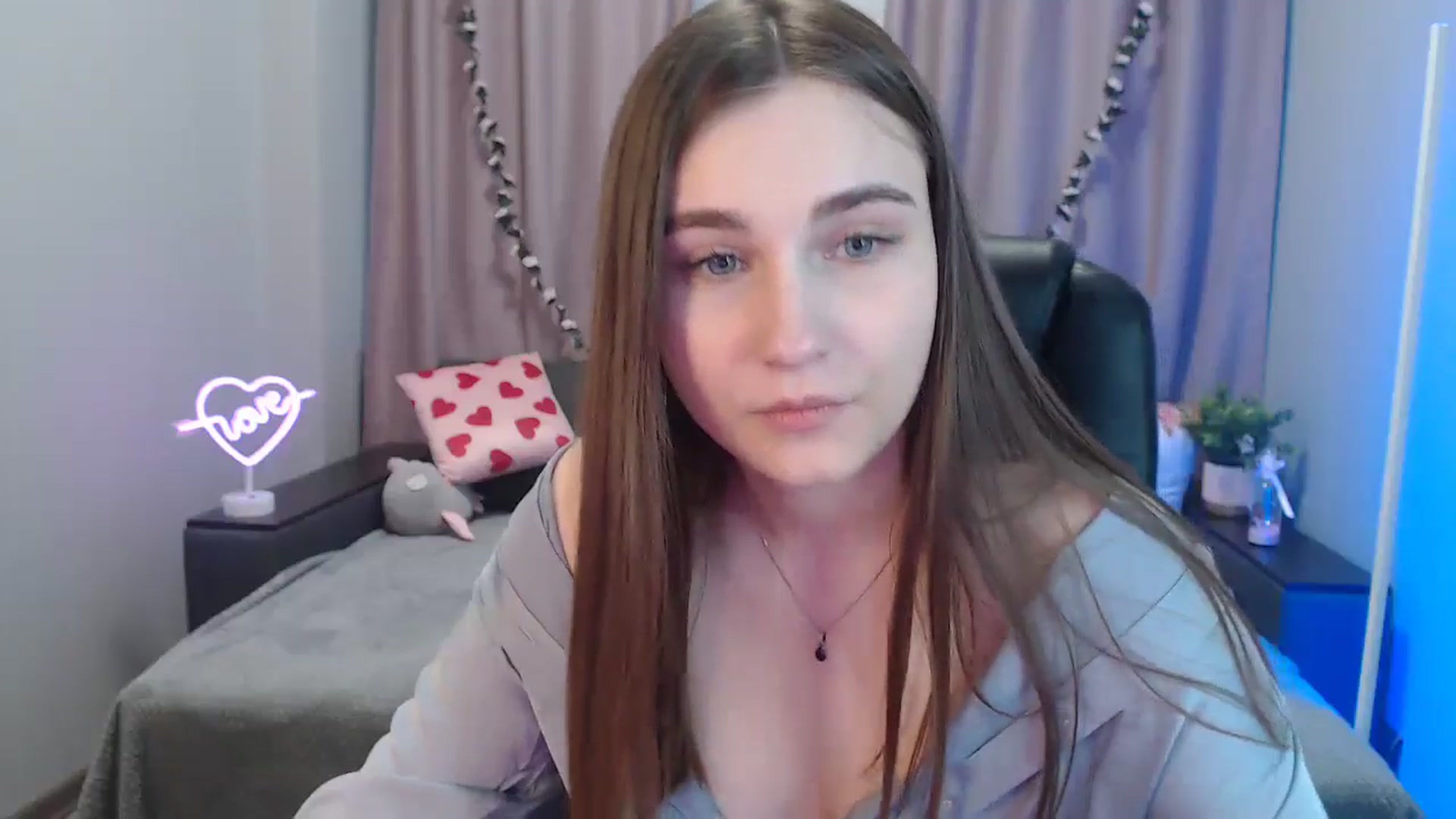 Gallery image thumbnail from LaneyGrey's myfreecams stream on, 10/14/2024, 09:30 image 14 of 20