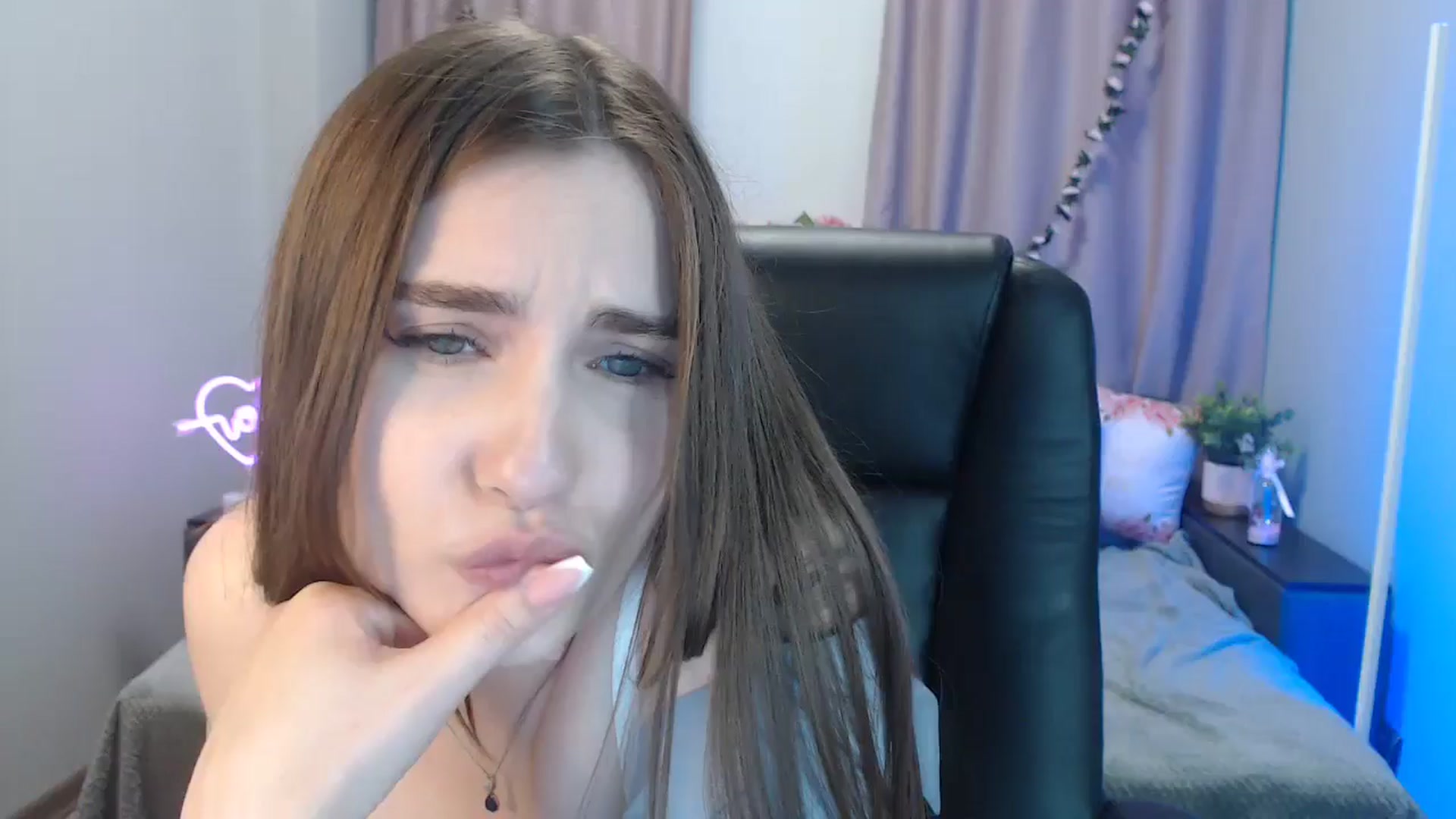 Gallery image thumbnail from LaneyGrey's myfreecams stream on, 10/14/2024, 09:30 image 6 of 20