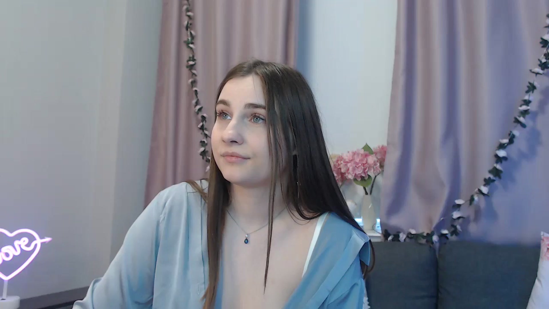 Gallery image thumbnail from LaneyGrey's myfreecams stream on, 10/14/2024, 11:05 image 14 of 20