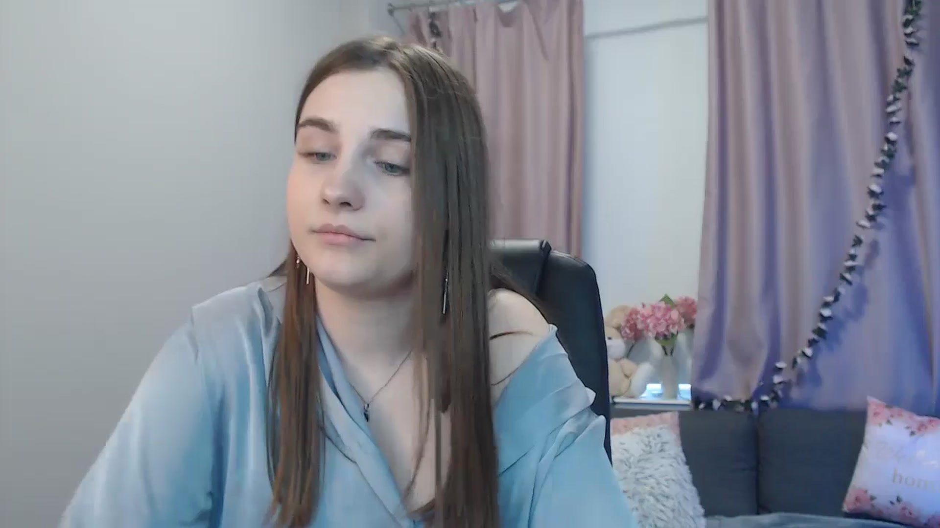 Gallery image thumbnail from LaneyGrey's myfreecams stream on, 10/14/2024, 11:18 image 19 of 20