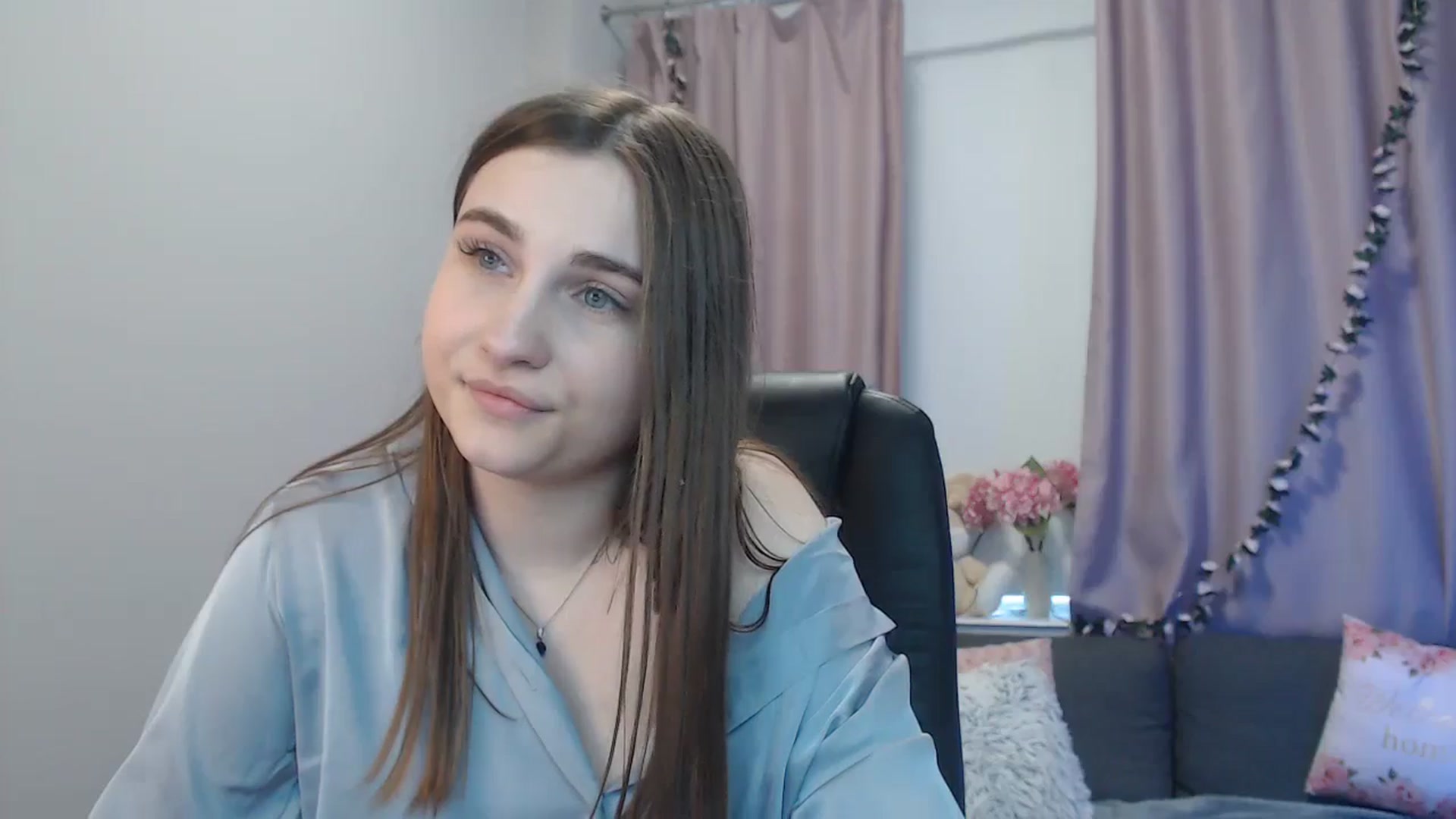 Gallery image thumbnail from LaneyGrey's myfreecams stream on, 10/14/2024, 11:18 image 16 of 20