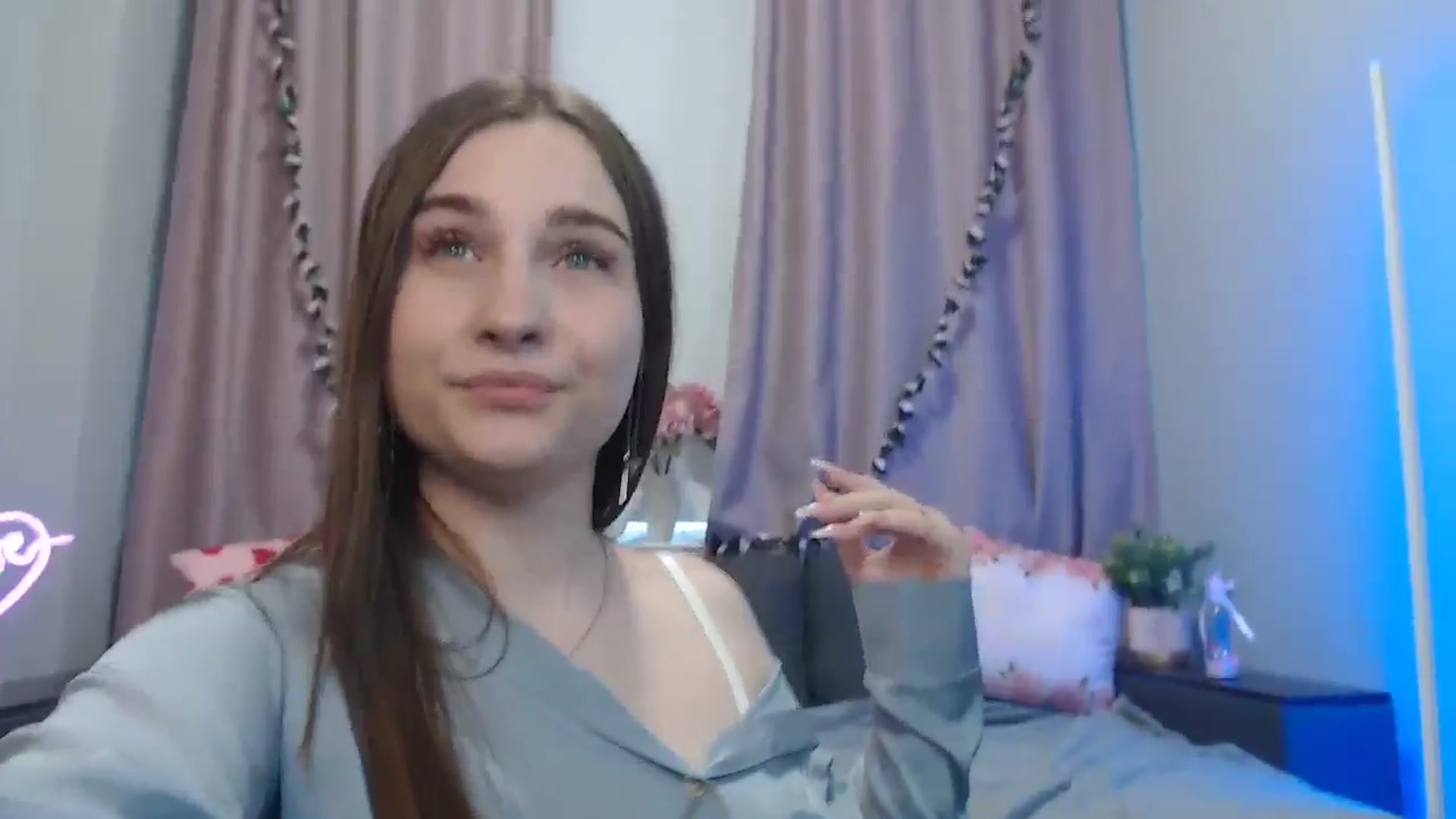 Gallery image thumbnail from LaneyGrey's myfreecams stream on, 10/14/2024, 11:18 image 10 of 20