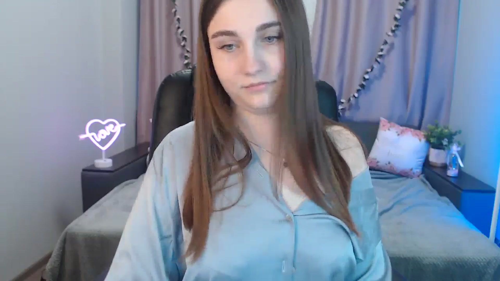 Gallery image thumbnail from LaneyGrey's myfreecams stream on, 10/14/2024, 11:39 image 18 of 20