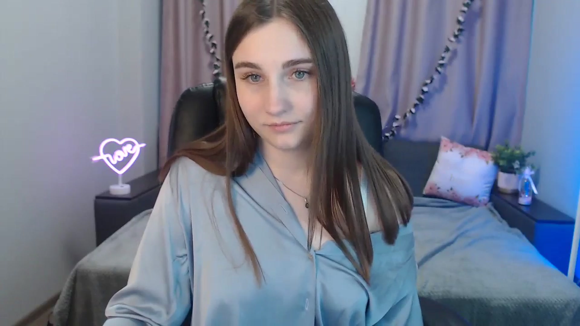 Gallery image thumbnail from LaneyGrey's myfreecams stream on, 10/14/2024, 11:39 image 15 of 20