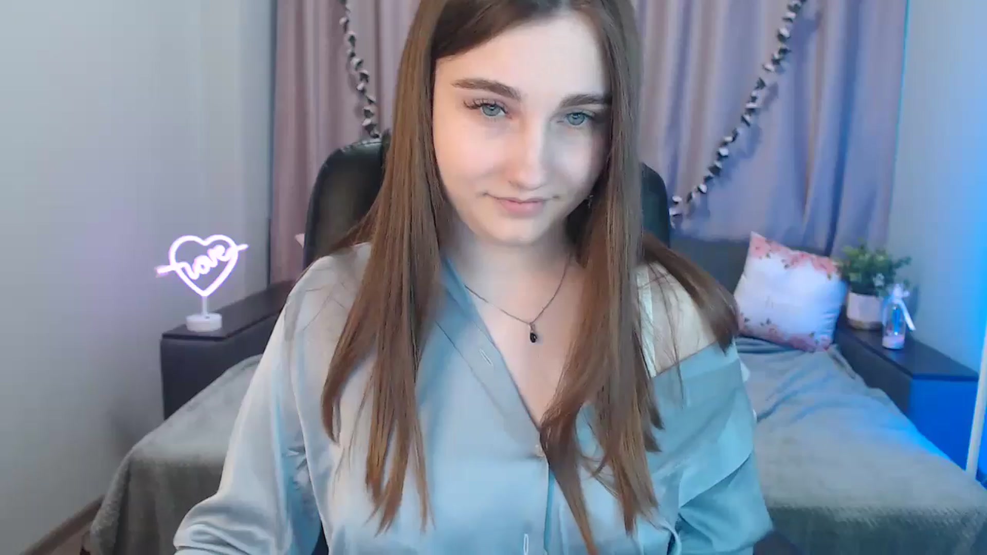 Gallery image thumbnail from LaneyGrey's myfreecams stream on, 10/14/2024, 11:39 image 16 of 20