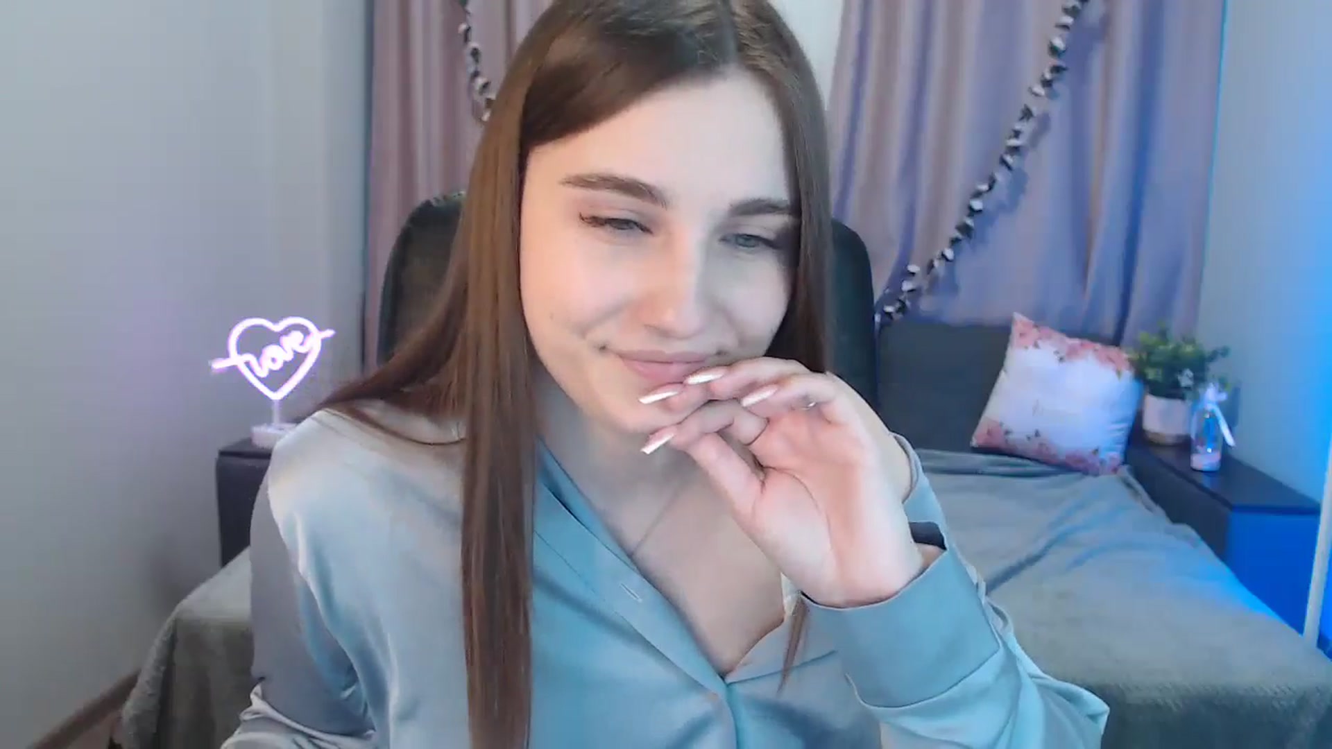 Gallery image thumbnail from LaneyGrey's myfreecams stream on, 10/14/2024, 11:39 image 11 of 20