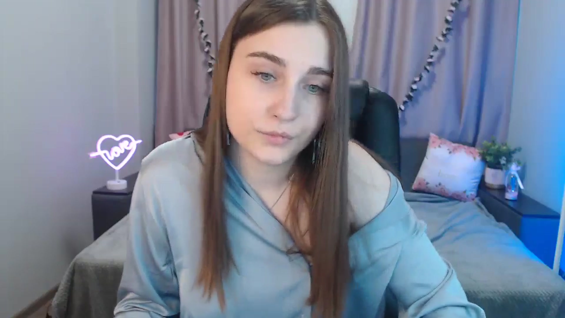 Gallery image thumbnail from LaneyGrey's myfreecams stream on, 10/14/2024, 11:39 image 5 of 20